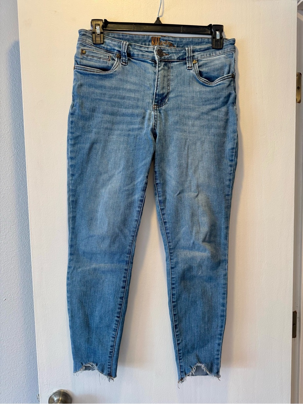 Kut from the Kloth Light Blue Cropped Skinny Jeans with Frayed Hem